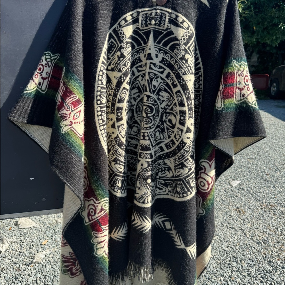 Aztec Pattern Hooded Poncho - Picture 6 of 7